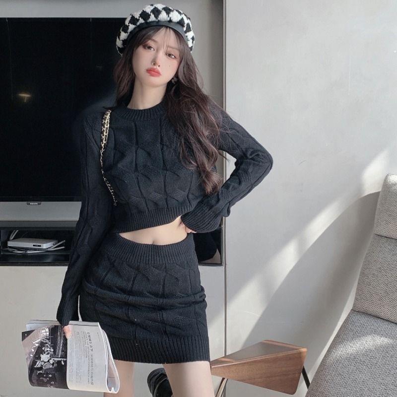 Product Introduction of Sut Sweater dan Skirt Berkait, Gaya Kasual, Penebalan Musim Luruh dan Musim Sejuk, Lengan Panjang Slim-Fit Wanita, Skirt Bodycon Pinggang Tinggi, Set Dua Keping 23