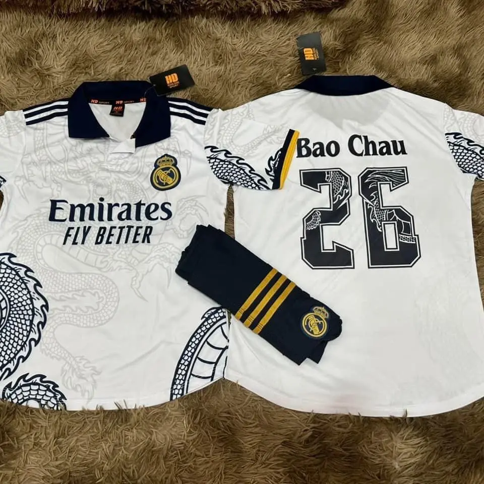 Real Madrid - IN ÁO BÓNG ĐÁ Bộ Quần Áo Thể Thao Đội Real Trắng Phối Rồng (HP) 23-24, Vải Thun Lạnh Thể Thao Không Nhăn, Không Xù Lông, Logo Thêu, In Tên + Số Theo Yêu Cầu Sport