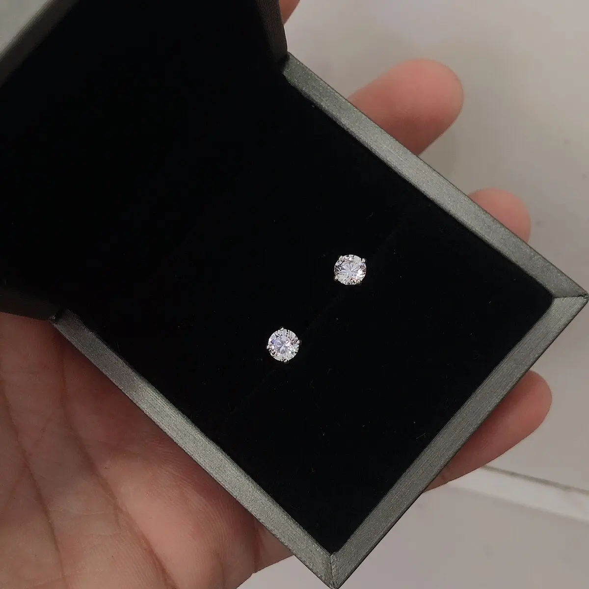Bông tai 1 hột 5li bạcy xikim