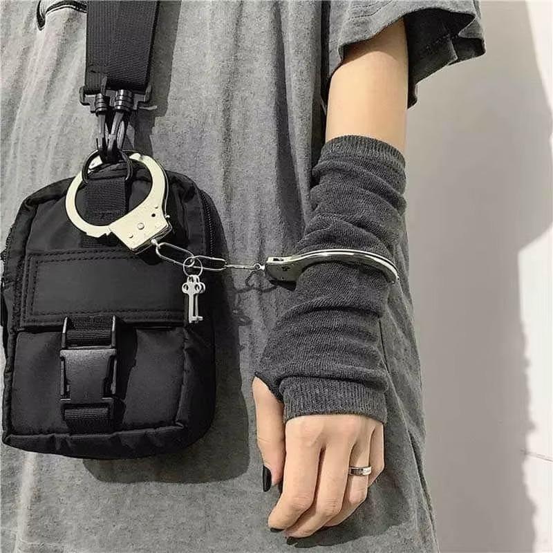 Product Introduction of Găng Tay Hở Ngón, Phong Cách Punk, Dành Cho Phụ Nữ Và Nam Giới, Thích Hợp Cho Thể Thao Và Hoạt Động Ngoài Trời, Găng Tay Hip-Hop, Làm Bằng Bông, Có Khuỷu Tay, Co Giãn Ngầu Giữ Ấm Cánh Tay Mùa Đông 10