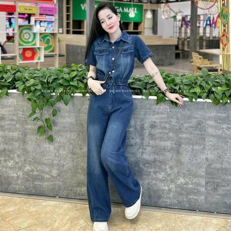 Set bộ mom jeans Nữ, áo croptop rút dây ngắn tay cổ bẻ đính nút cài phối quần jean dài ống suông mặc đi chơi dạo phố cực kỳ hấp dẫn xinh xắn  Women Pants 1