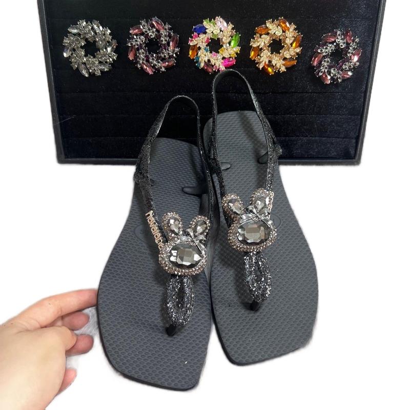 Sandal luna + Quai kim tuyến sợi/nhuyễn + Charm.Có thể lựa chọn sandal màu khác charm kiểu khác