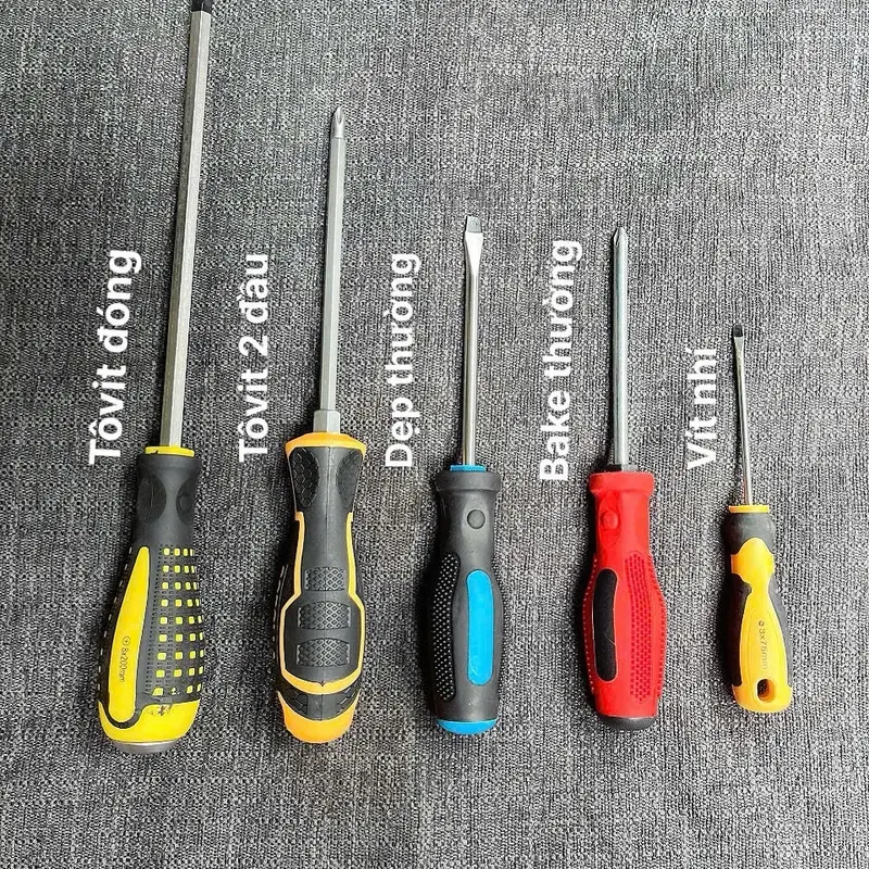 Combo 5 cây tua vít có vít đóng, vít 2 đầu, vít dẹp, vít bake, vít nhí, nhiều size đa dạng tiện lợi dễ sử dụng 0