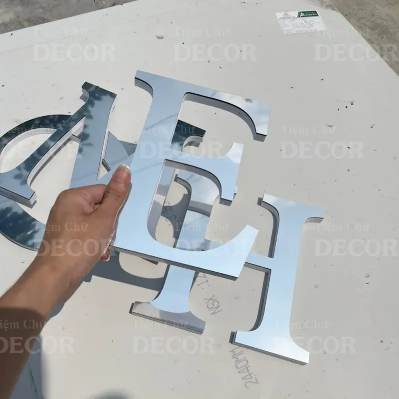Chữ Nổi Bạc Gương 20cm T2 In Hoa Dán Tường Trang Trí Shop - Chữ Decor Biển quảng cáo Chất Liệu Fomex Alu 6