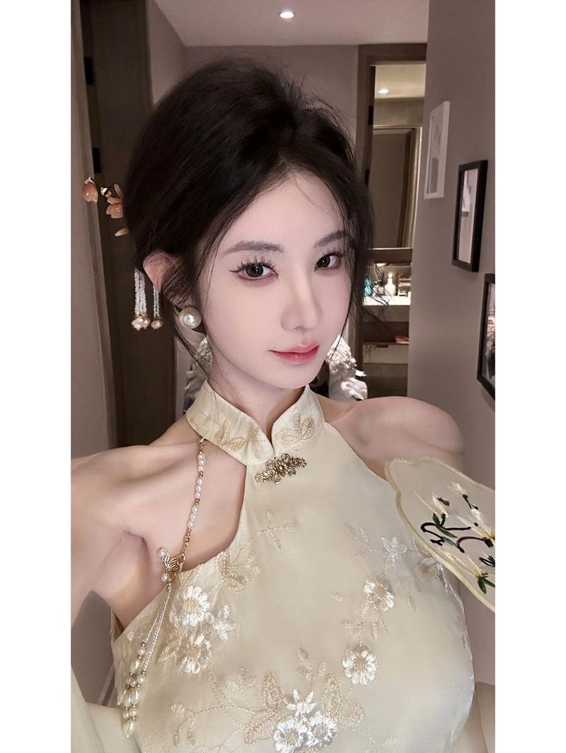 Product Introduction of Váy Sườn Xám Phong Cách Trung Quốc Mới, Mỏng Vừa Vặn, Mùa Xuân Và Mùa Hè, Thêu Mới, Phong Cách Trung Quốc Cải Tiến, Áo Cardigan Chống Nắng, Bộ Hai Mảnh Nữ Women Dress 1