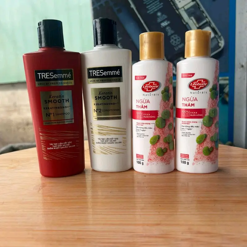 combo 4 món  2 Sữa  tắm Lifebuoy 100g + 1 Dầu gội  Tresemme 136g+ 1 xã  tóc  TResemme 136g 3
