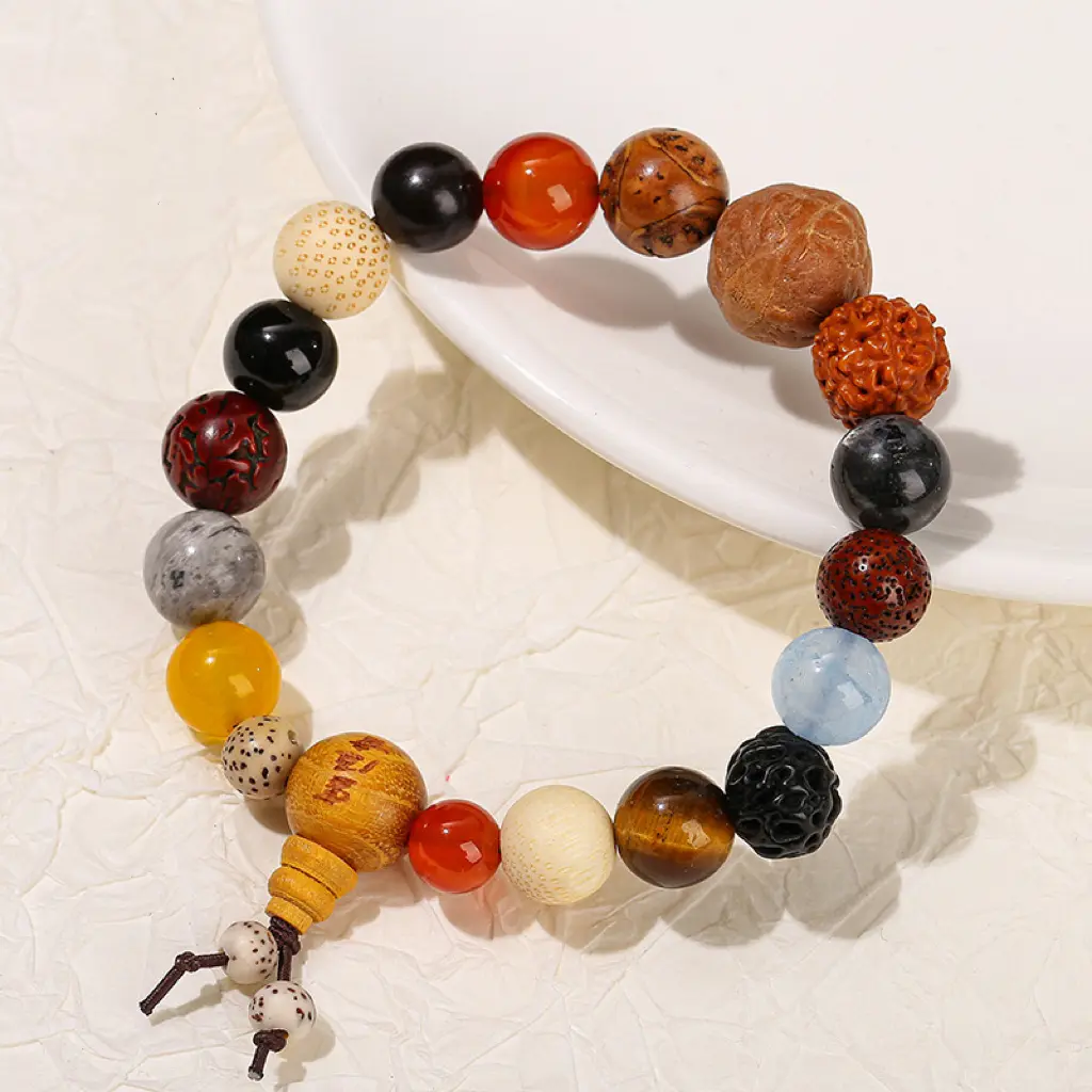 Eighteen-seed bodhi seed bracelets, Lingyin multi-treasure sandalwood Buddhist bead bracelets for both men and women.