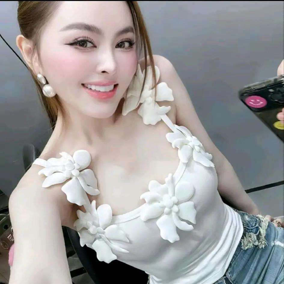 [ ảnh thật] Áo kiểu 2 dây đính hoa hot, có mút ngực