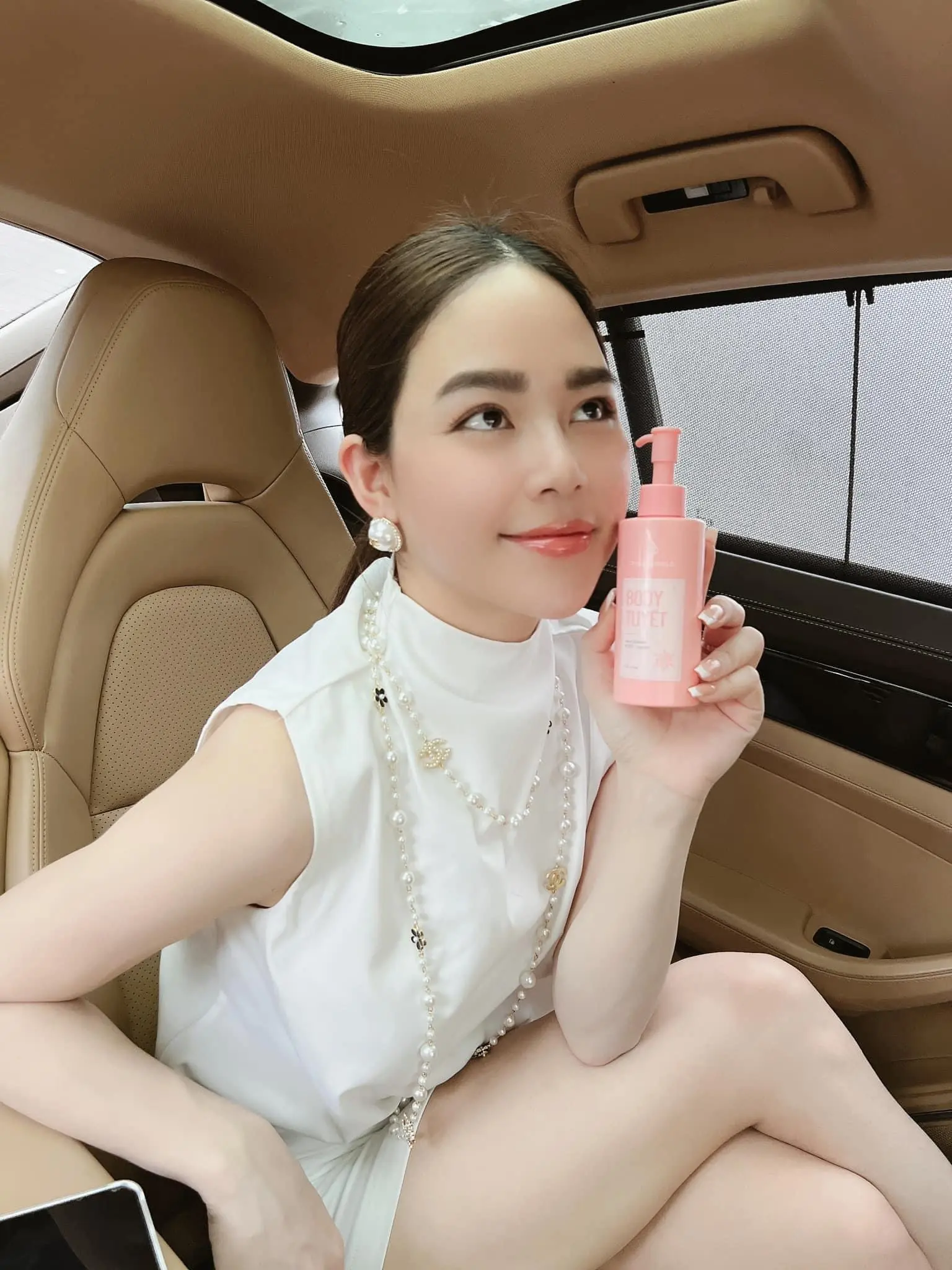 Combo 2 Kem body tuyết: Mua 2 kem body tặng 2 bột tắm trắng Queen
