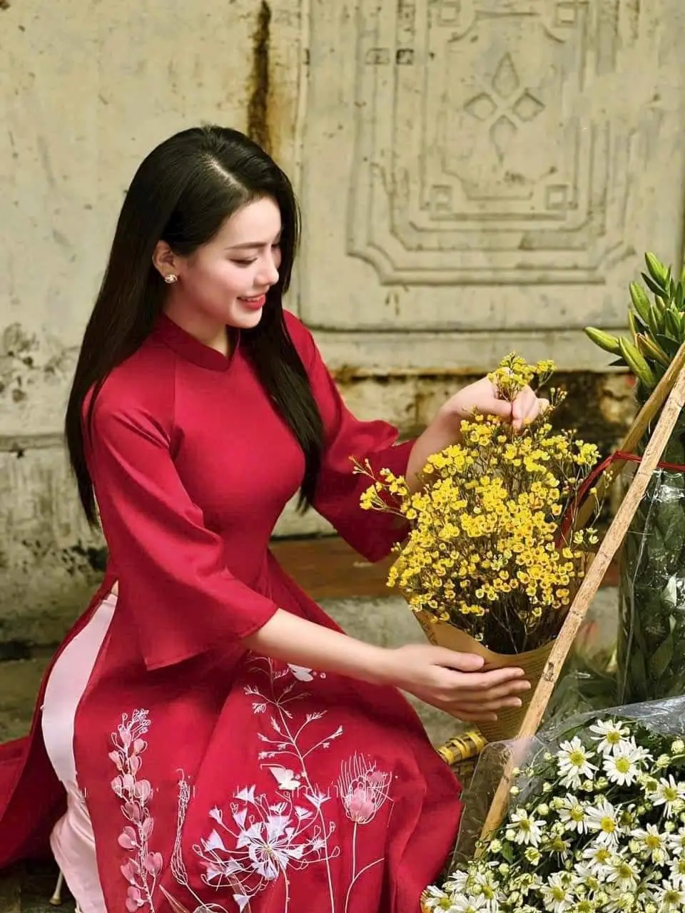 Áo dài cách tân đỏ in thêu hoa nổi 4 tà cao cấp dành cho Nữ Women Nhung