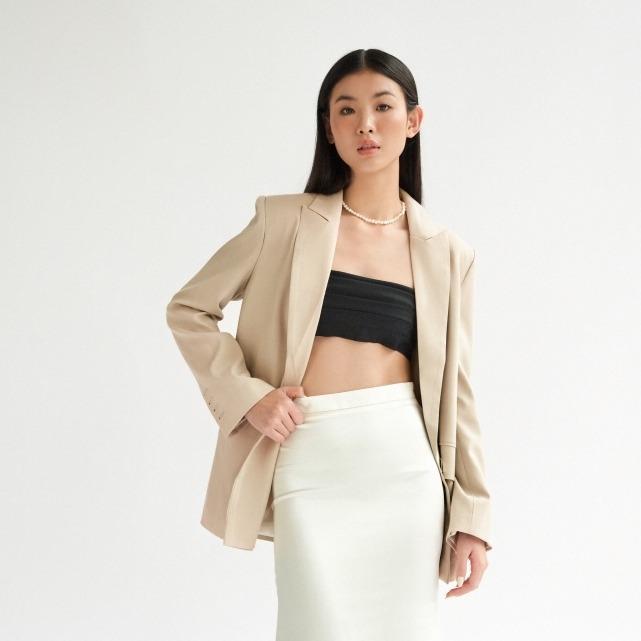 Blazer dáng oversize túi ốp có nắp hai bên thân_MONO TALK_MCS23S-T40015TK