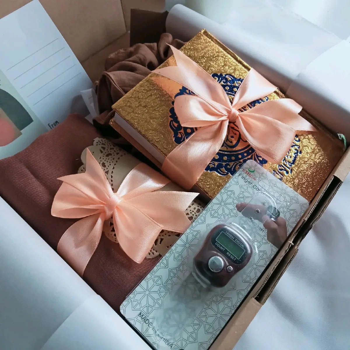 Kado Cwe Hijab Al-Qur'an Tasbih/Gift box Hijab