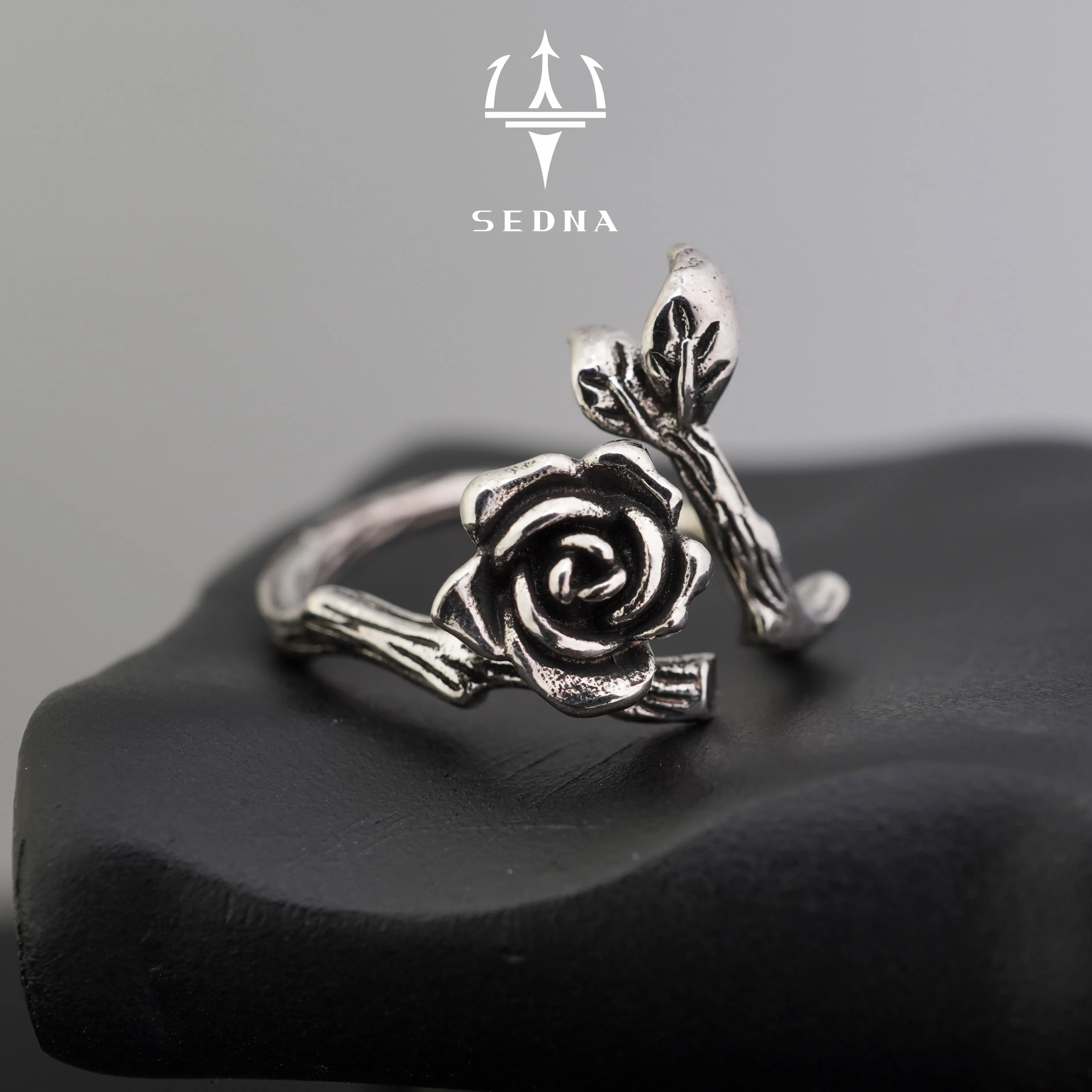 Nhẫn Santa Rose SEDNA Mạ Bạc S925 Freesize Collection