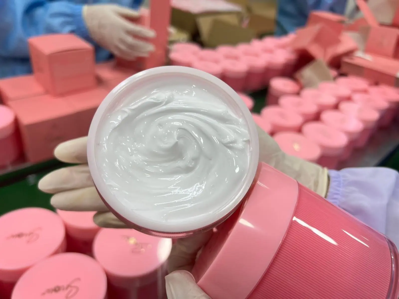 Mã 17. KEM BODY SNOW - SỮA DƯỠNG THỂ TRẮNG MỊN, NGĂN NGỪA LÃO HOÁ