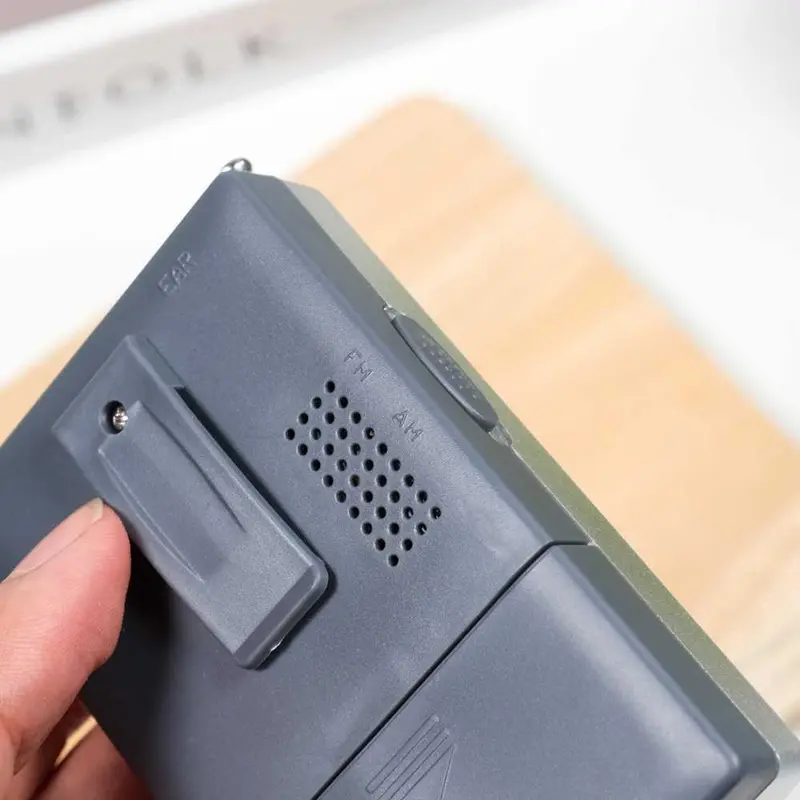 Radio Receiver FM AM Pocket Mini dengan Antena Telescopic dan Speaker Portabel 1