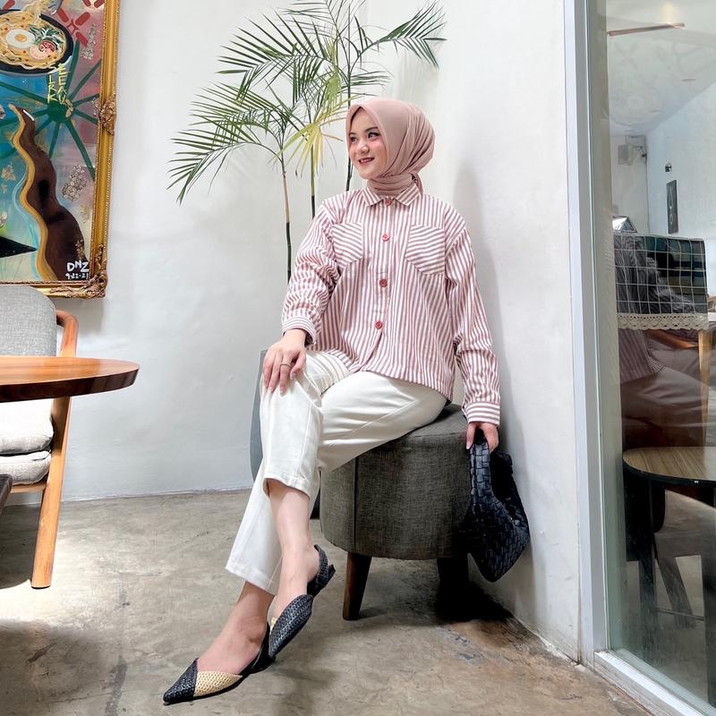 Kemeja Crop Top Stripe Oversize Baju Wanita Motif Garis-Garis Fit Formal 7