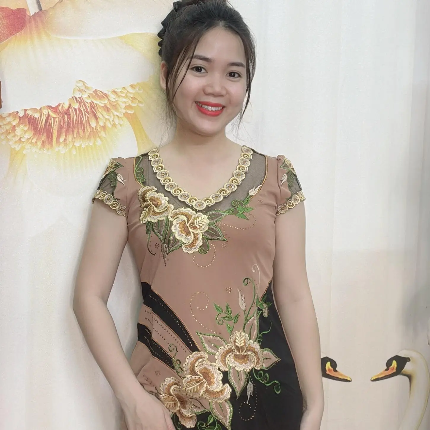A8 Đồ bộ nữ trung niên áo thêu hoa lý, tay nhí trẻ trung Women