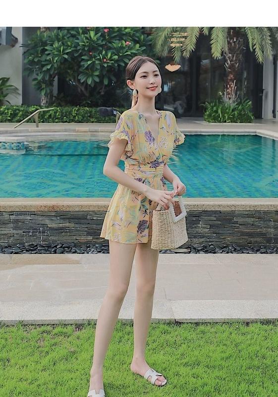 Product Introduction of 2024 New Swimsuit Women's Korean Ins Style Anti-Exposure Covering Belly Thin Dress Princess Style Vacation Swimsuit 7