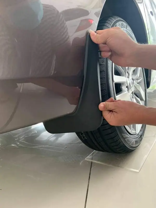 Bộ 4 chắn bùn bánh xe ô tô Altis 2007 - 2021, hạn chế bùn đất văng lên xe khi di chuyển 3