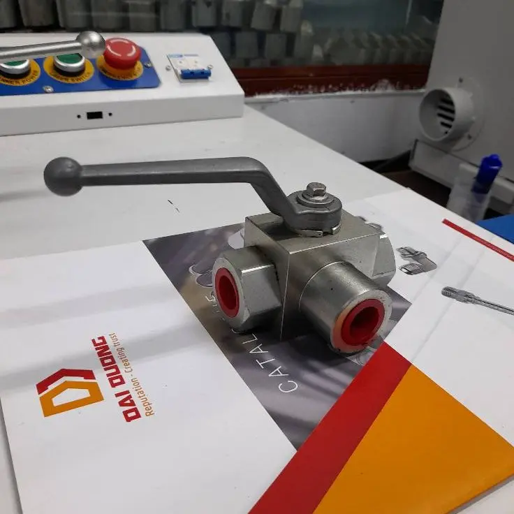 Van khoá thuỷ lực 3 ngả size 1/2 (dùng co nối 21mm) 0