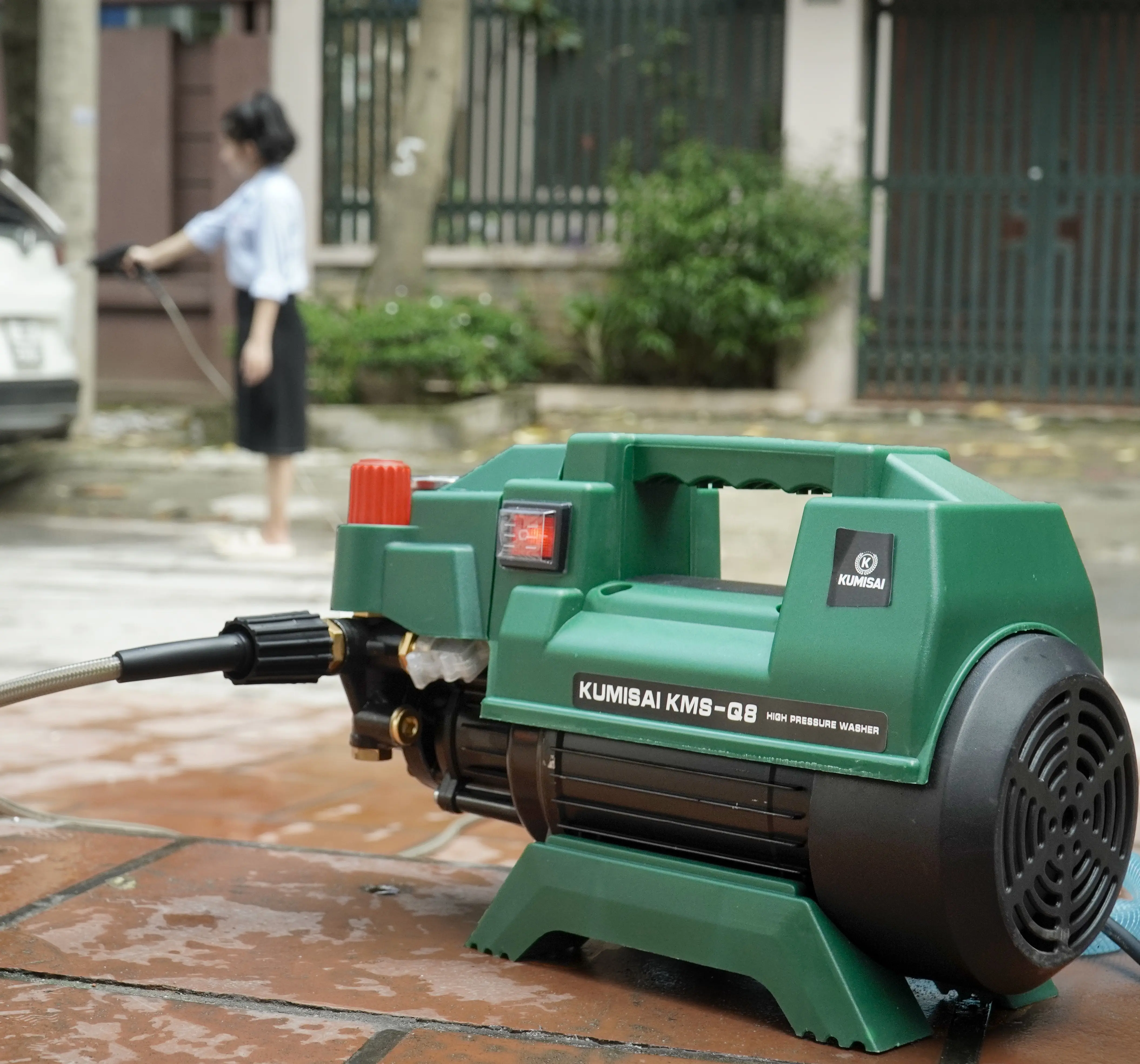 Máy rửa xe gia đình Kumisai KMS Q8 có chỉnh áp lõi đồng motor cảm ứng từ, tự ngắt, tự động hút nước không cần mồi