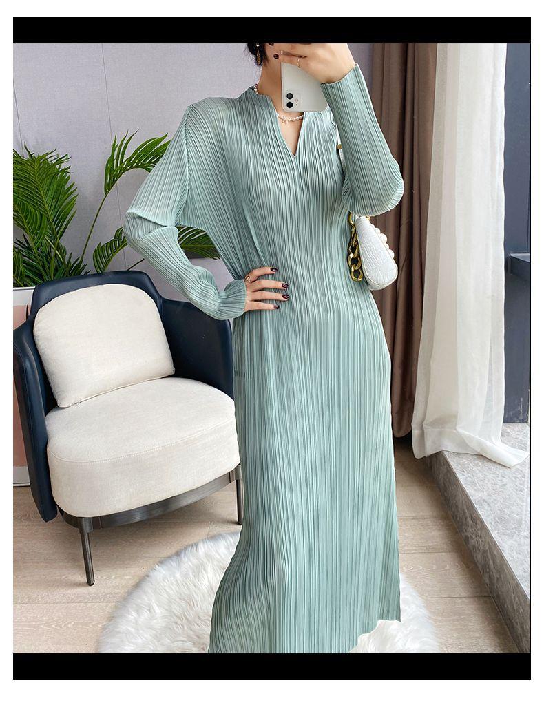 Product Introduction of Gaun Lengan Panjang Wanita, Koleksi Musim Bunga dan Musim Luruh, Kolar V, Skirt Asas, Slim-Fit, Menyanjung Sosok, Gaun Panjang, 2024V Casual Dress 10