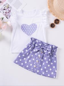 Conjunto de dos piezas para niña pequeña con camiseta de estampado de corazones y shorts de lunares, camiseta casual linda de cuello redondo y manga corta & shorts con decoración de moño, ropa de verano para niños