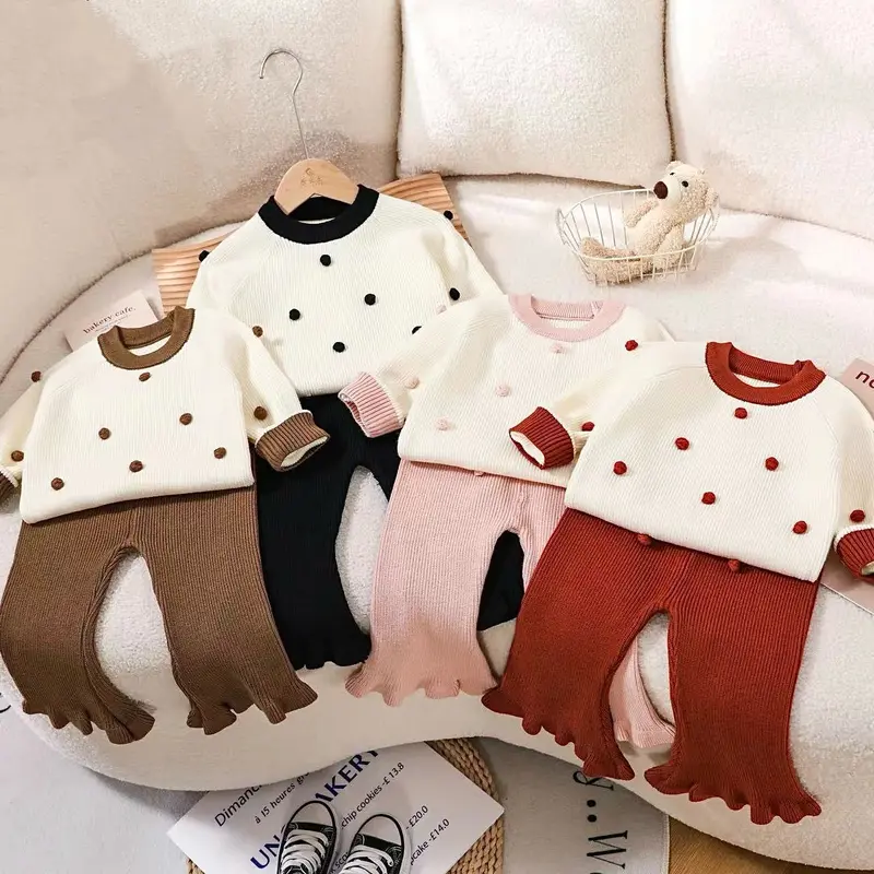 B25-Bộ len chấm bi quần loe cho bé gái hàng quảng châu. baby  three 0