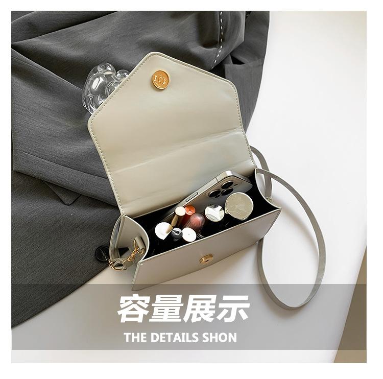 Product Introduction of Túi Vuông Nhỏ Chất Lượng Cao, Thời Trang Mới, Thiết Kế Chữ Cái Và Tua Rua, Dây Xích Xích, Thích Hợp Cho Phụ Nữ, Túi Đeo Vai Tongqin, Phổ Biến Năm Nay Bag 7