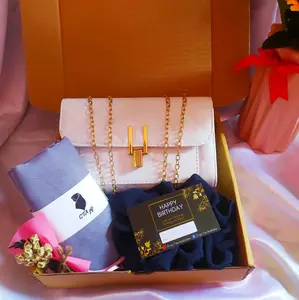 paket kado cewek ulang tahun plus hijab