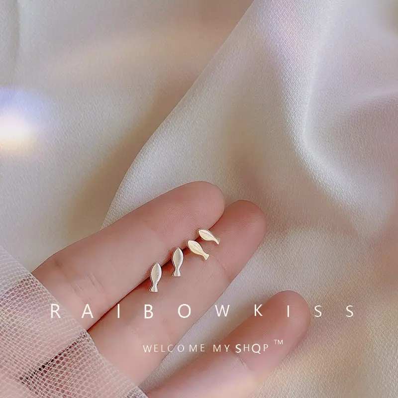 Mini invisible small stud earrings, small and cute fish earrings, personalized simple student ear jewelry, new in 2024