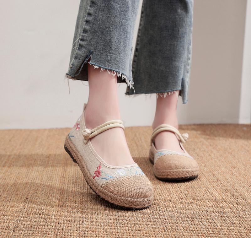 Product Introduction of 2025 Summer Old Beijing Cloth Shoes Wide Toe Comfortable Hemp Toe Embroidered Shoes Ethnic Style Ancient Chinese Clothing Shoes 11