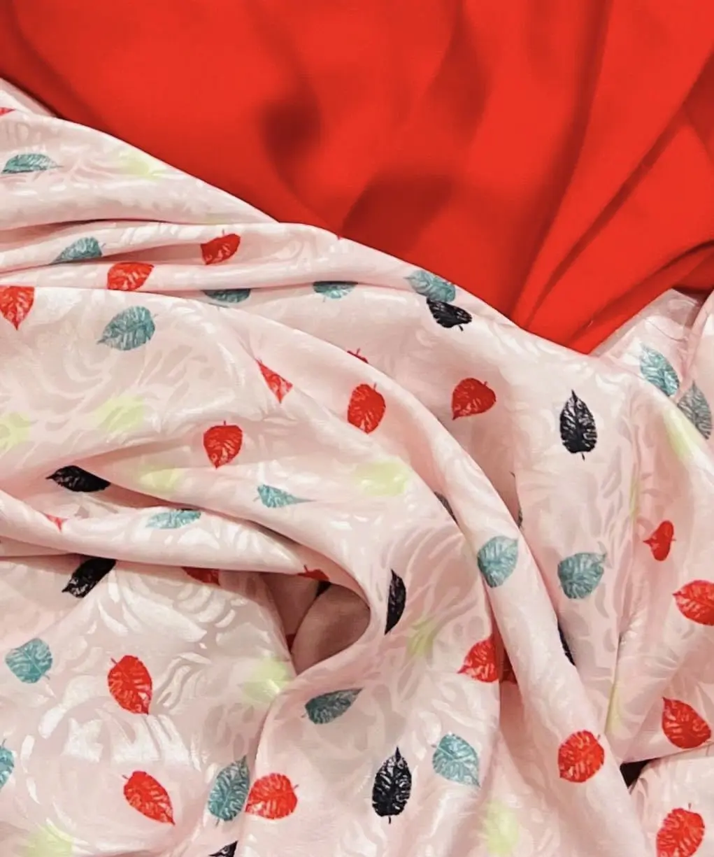 Vải áo dài hoa nhí, chất mềm mịn, co giãn nhẹ