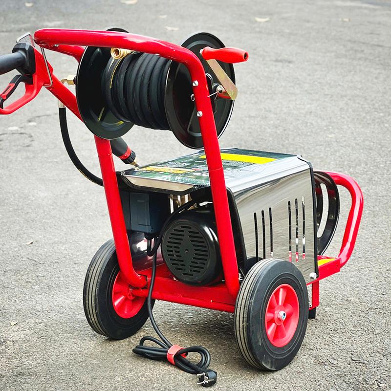 Máy Rửa Xe Công Nghiệp DDeko DK-X30 Chuyên Dùng Tiệm Rửa Xe- Có Núm Điều chỉnh Áp Lực - Có Xe Đẩy Và Rulo Quấn Dây - Kèm 4 Béc Phun - Lõi Đồng - Mặt Bơm Đồng 7