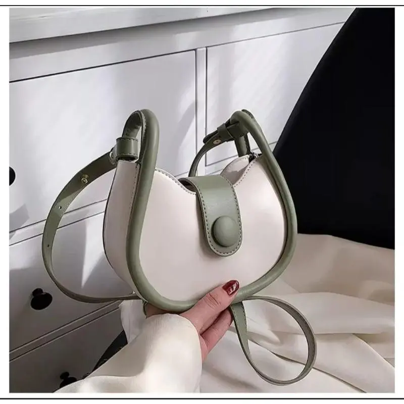 Tas selempang wanita sling bag mini korean style rekomendasi sling bag cewek 2024 simple & trendy Kulit sintetis