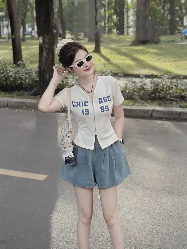 Set đồ nữ áo cổ V vạt xẻ kèm quần đùi ống rộng, áo nữ ngắn tay quần short TS140 Women Kem 3