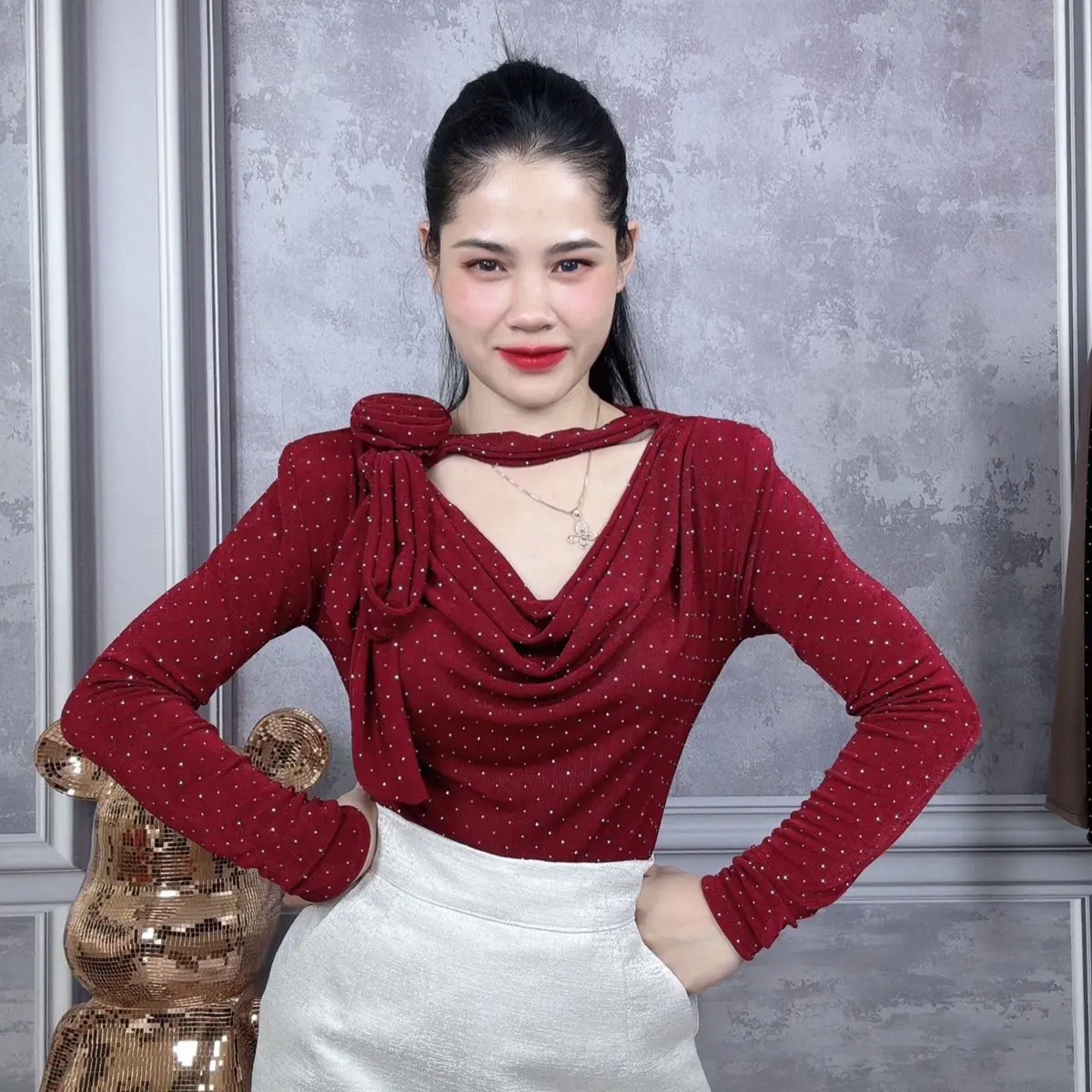 Áo thun cổ đổ có đệm vai tay dài đính đá bling nữ - Women