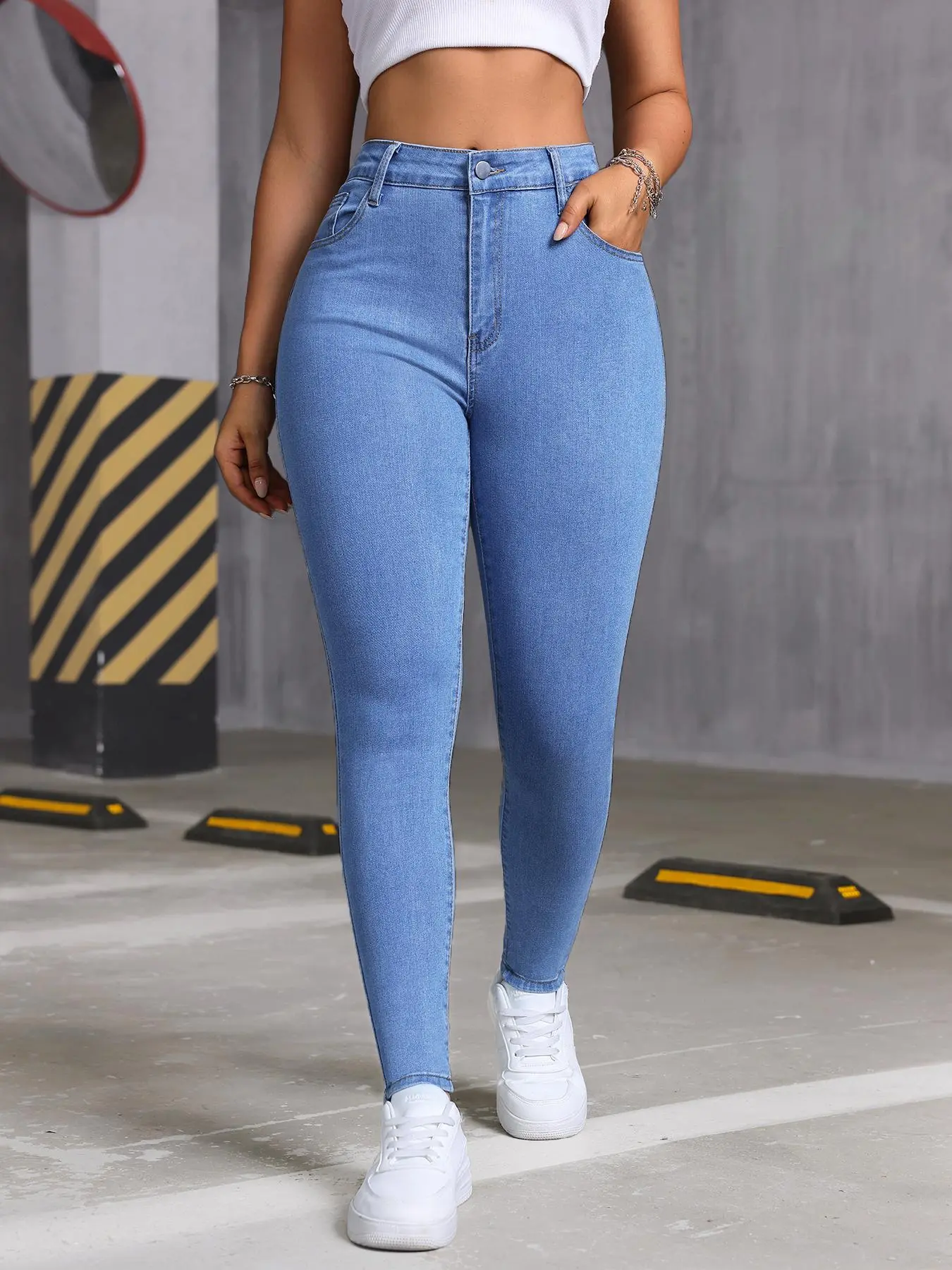 Women's Solid Color Skinny Jeans, Fashion Casual Comfy Cowboy Jeans for Daily Outdoor Wear, Ladies Bottoms for All Seasons