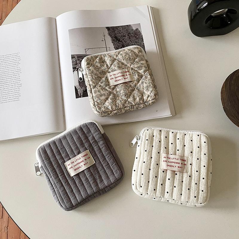 Product Introduction of Cute Portable Makeup Bag, Hygiene Cotton Bag, Earphone Bag, Lipstick Bag, Digital Organizer Bag 8