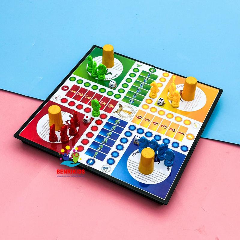 Đồ Chơi Cờ Đua Ngựa, Cờ Cá Ngựa Có Nam Châm Chắc Chắn Bàn Cờ Kiêm Hộp Đựng