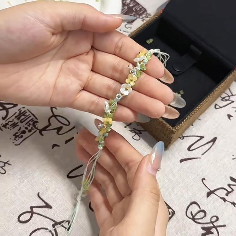 Product Introduction of Vòng Tay Dệt, Thiết Kế Hoa Nhỏ Màu Xanh Ô Liu Phong Cách Trung Quốc Mới, Màu Xanh Lá Cây, Vòng Tay Đá Tự Nhiên Dễ Phối Đồ Thời Trang Ngọt Ngào, 30 Ngày Bán Chạy 1225 Miếng, [Thanh Toán Khi Nhận Hàng] 7