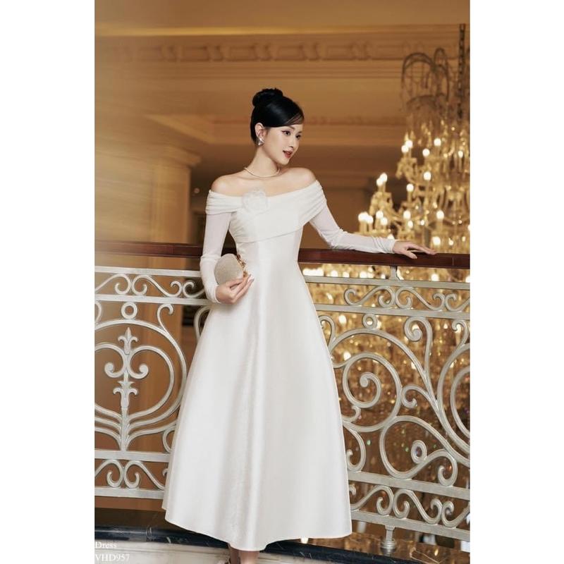 Váy Nữ  lệch vai dáng xoè hoa cài chất tafta nhũ TIIN STORE VHD957