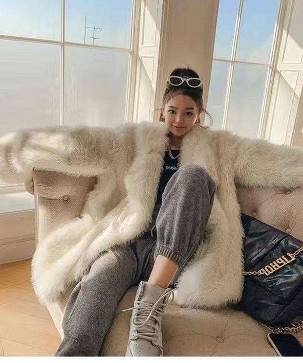 Product Introduction of 2024 New Imitation Fox Fur Slim Fashion Mid-Length Suit Fur Young Environmental Protection Fur Plush Coat for Women 13