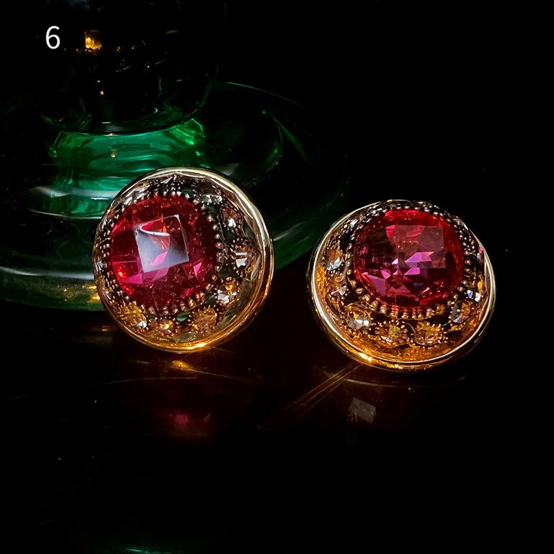 Product Introduction of 3 Pairs of French Ancient Amber Dried Flower Hot-Sale Earrings Combination Link Original Niche Gold Plated S925 High-Grade Earrings 10
