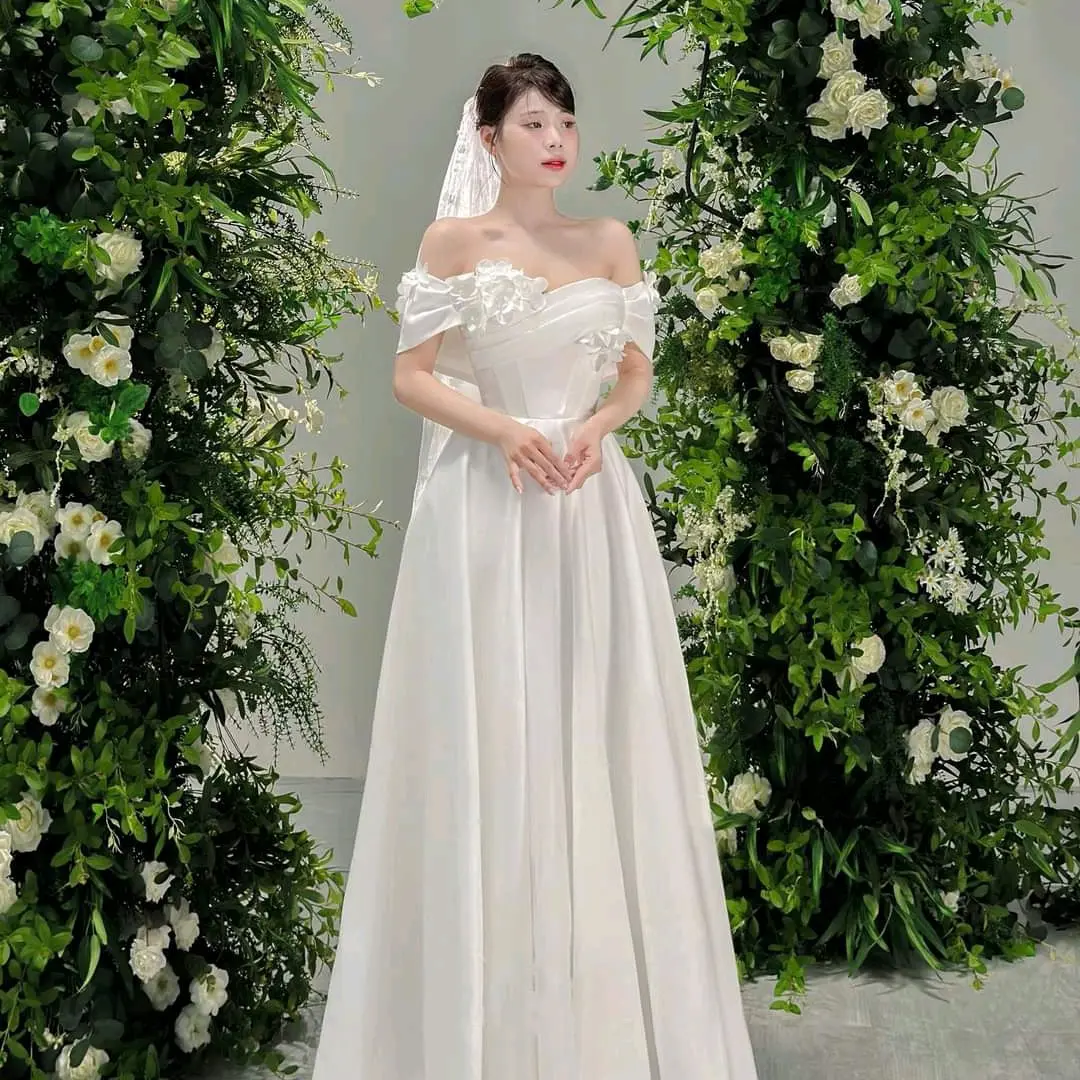váy đi bàn trễ vai đính hoa 3D xinh xắn