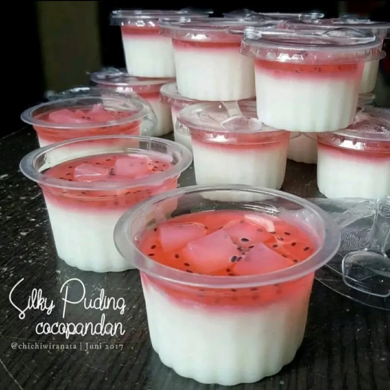 (isi 250set)cup puding jelly agar dll belimbing/ gerigi ukuran 65ml dan 120ml plus tutup isi 5rol bening higienis Sekali pakai 2