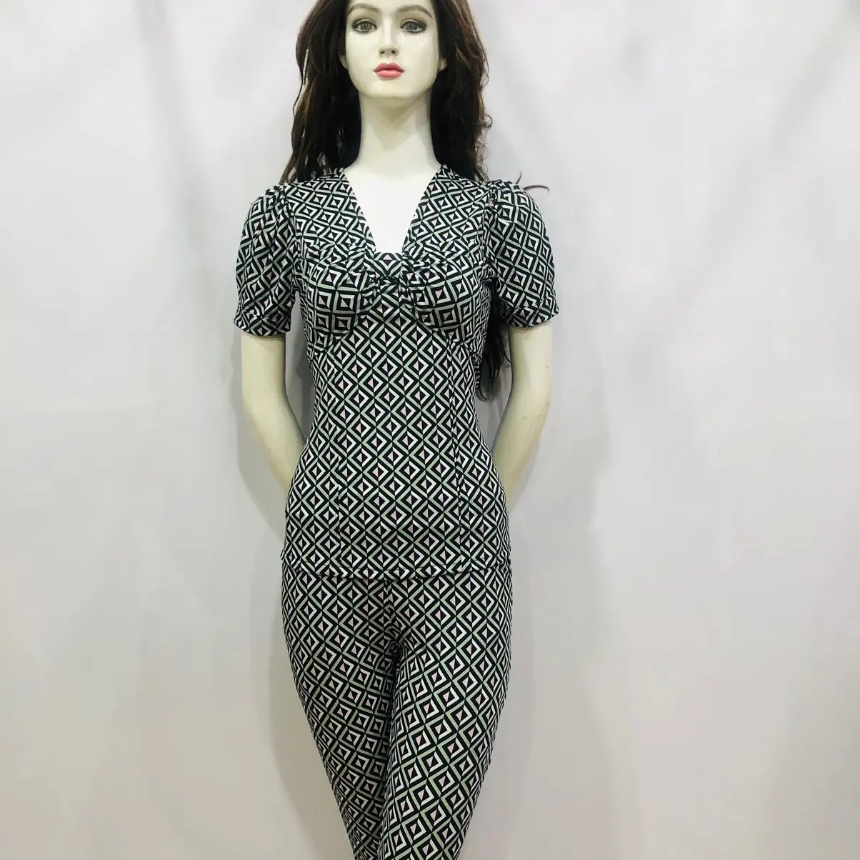 Sét Bộ Nữ Thiết Kế Cổ Tim Nơ Quần  Dài Phom Ôm, Size  45Kg Đến 67Kg ,Chất Vải Thun Nhập Co Giãn Bốn  Chiều Mặc Mát Áo Women Top Kem