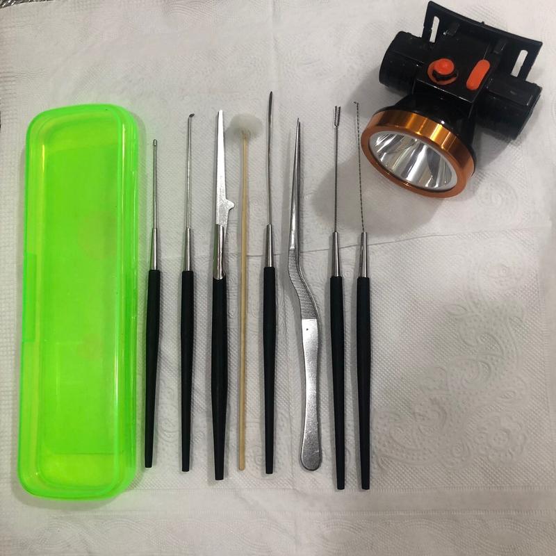 (Combo)  Đèn Và Hộp Dụng Cụ Lấy Ráy  Tai 8 Món , Cán Gỗ Đã Được Mài Chuốt ( Đèn và Hộp Dụng Cụ Lấy  Ráy Tai 8 Món Cán Gỗ, Đã Được Chuốc )