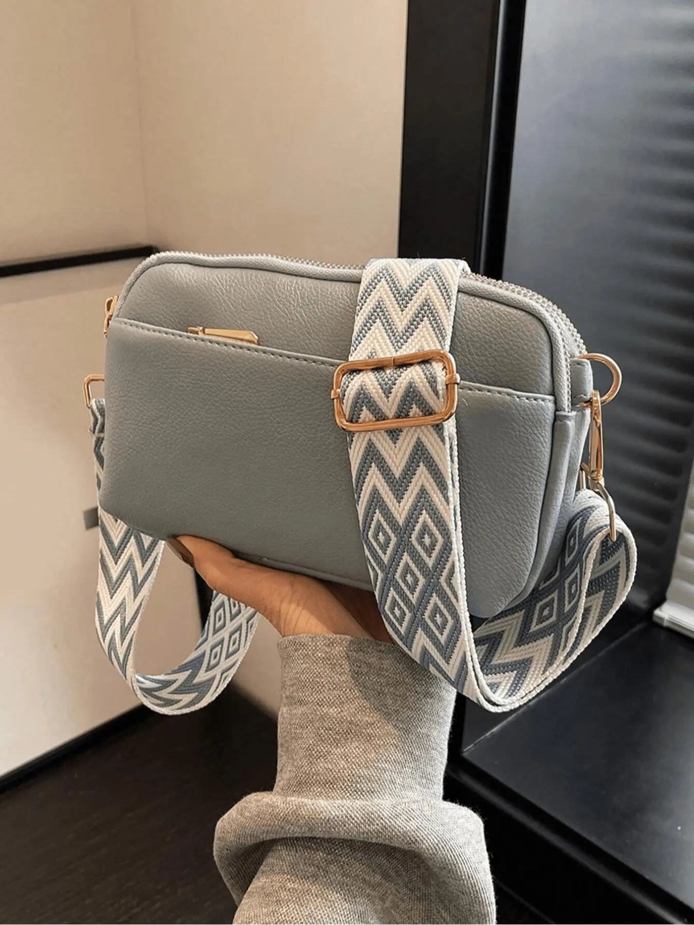 Fashionable Chevron Pattern Crossbody Bag, Casual Versatile Shoulder Bag for Women, Trendy All-match Commuter Bag for Daily Used
