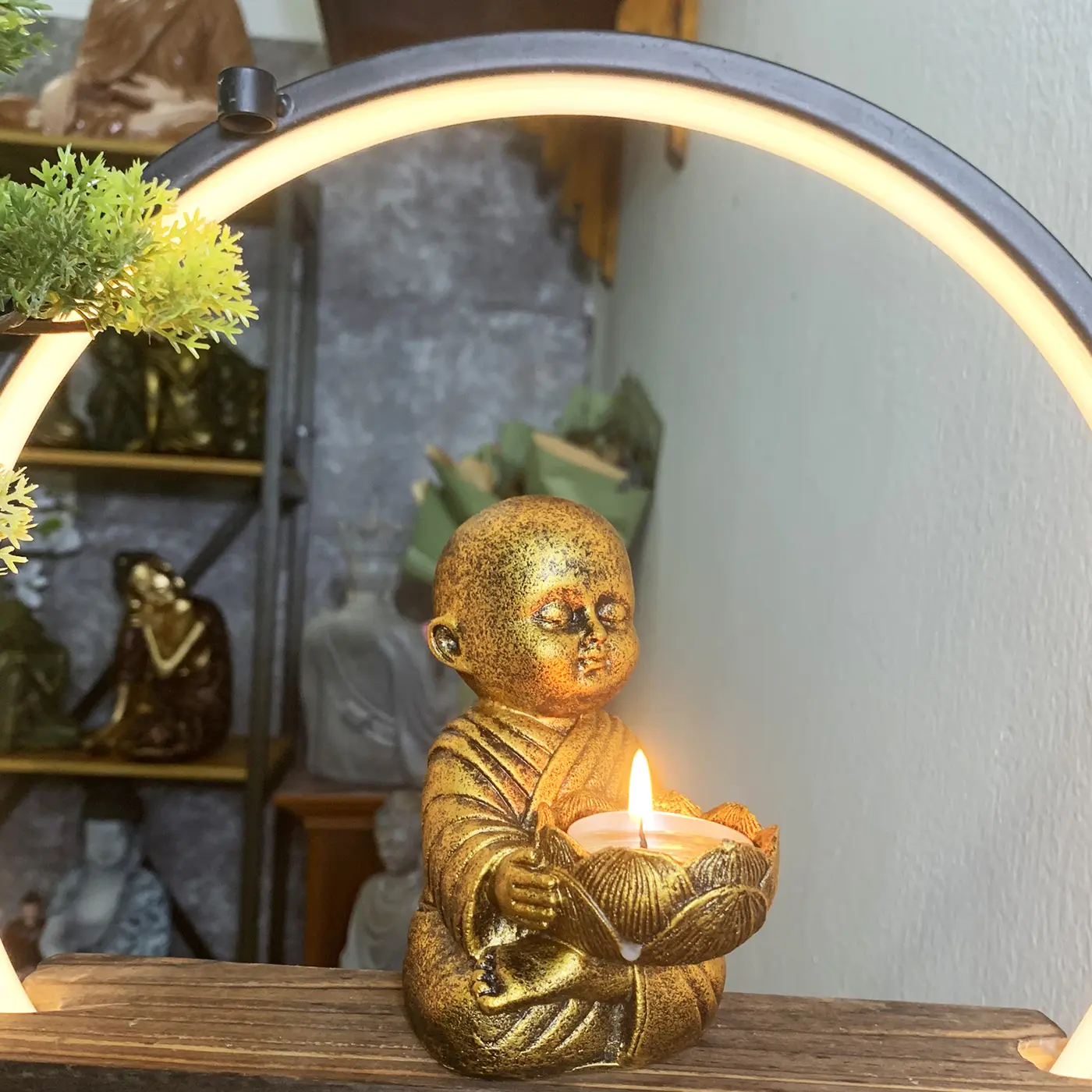Tượng chú tiểu bê nến trang trí decor nhà cửa, ban thờ, tượng phật phong thuỷ